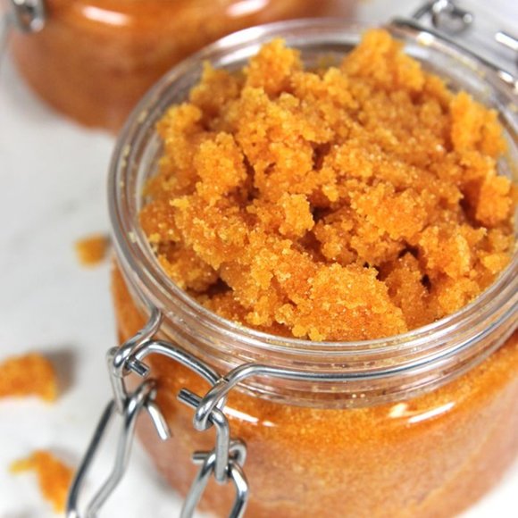 Skin Lightener Miracle Magic Turmeric Scrub - Picture 2 of 4